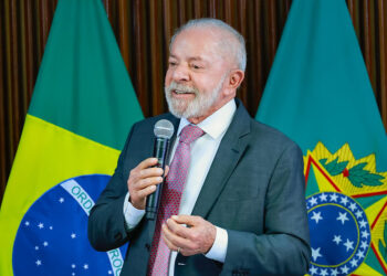 Lula passa pela segunda aplicação de radioterapia preventiva em Brasília